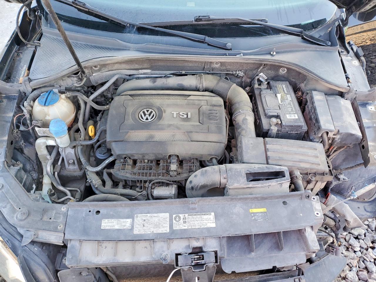 2015 VOLKSWAGEN PASSAT S photo 21