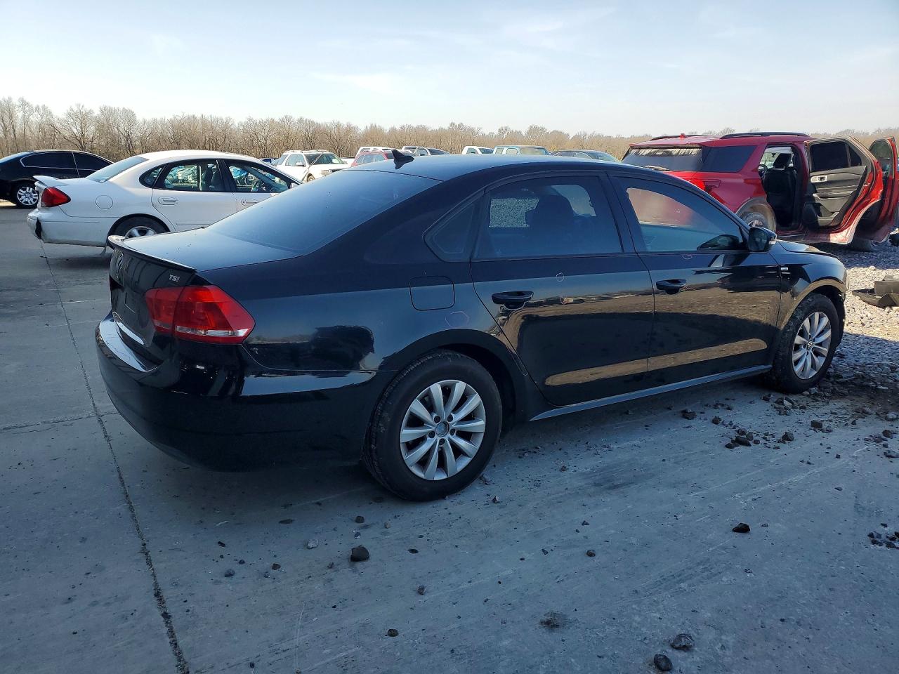 2015 VOLKSWAGEN PASSAT S photo 5