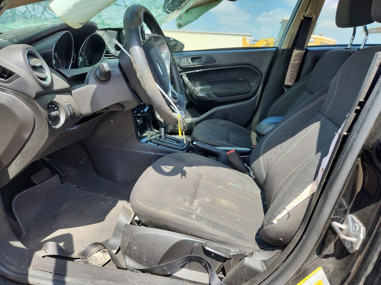 2019 FORD FIESTA SE photo 13