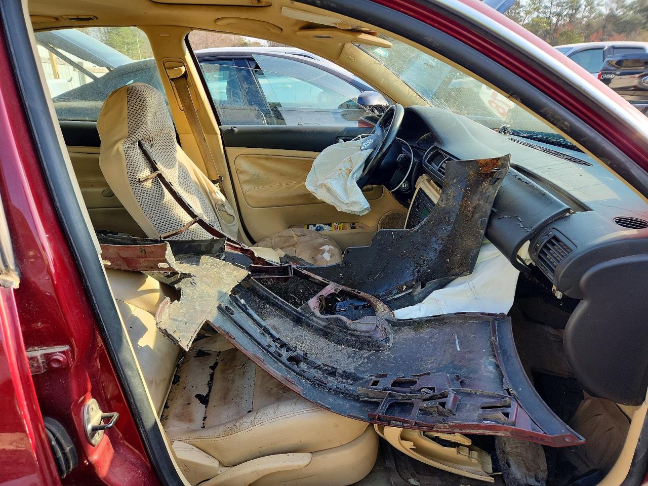 2004 VOLKSWAGEN PASSAT GLS photo 13