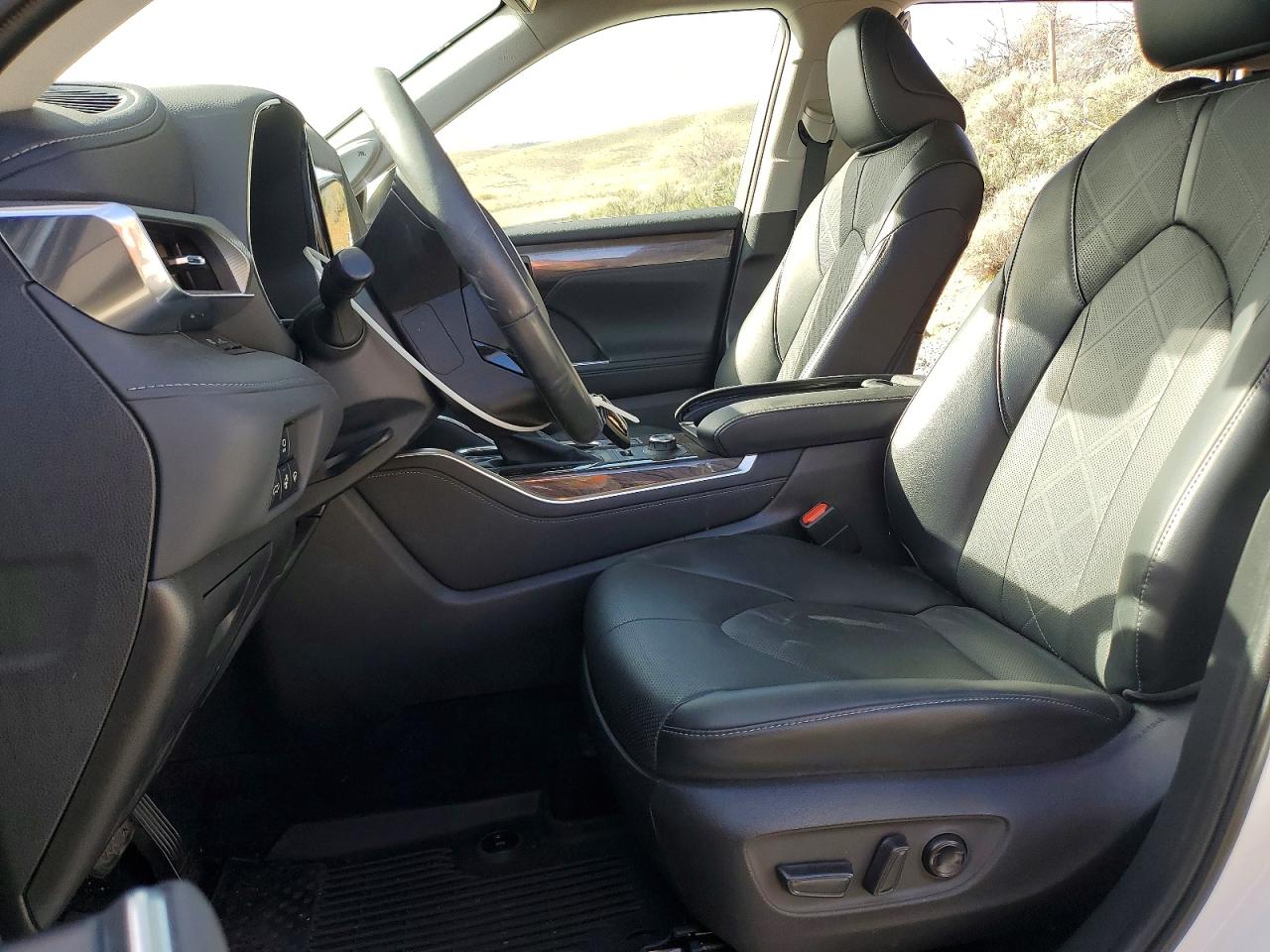 2022 TOYOTA HIGHLANDER PLATINUM photo 13
