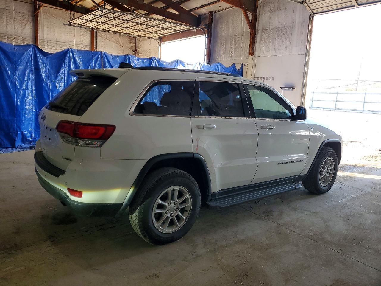 2020 JEEP GRAND CHEROKEE LAREDO photo 5