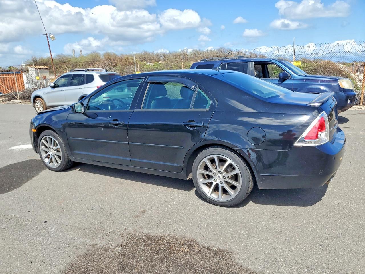 2008 FORD FUSION SE photo 2