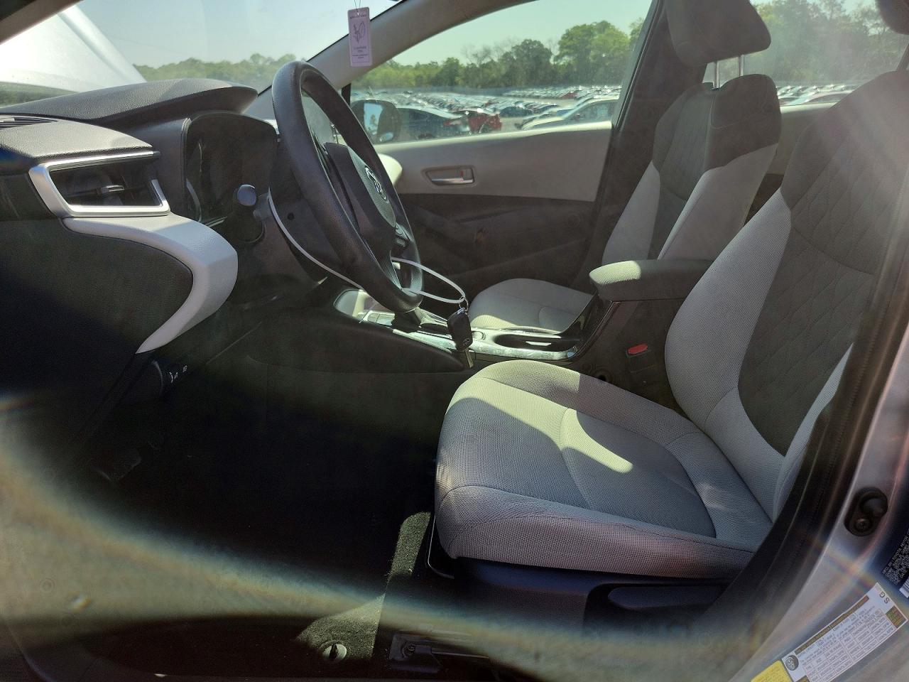 2020 TOYOTA COROLLA LE photo 7