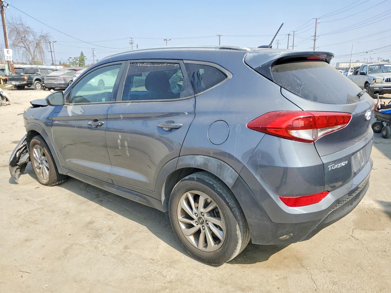2016 HYUNDAI TUCSON SE photo 3