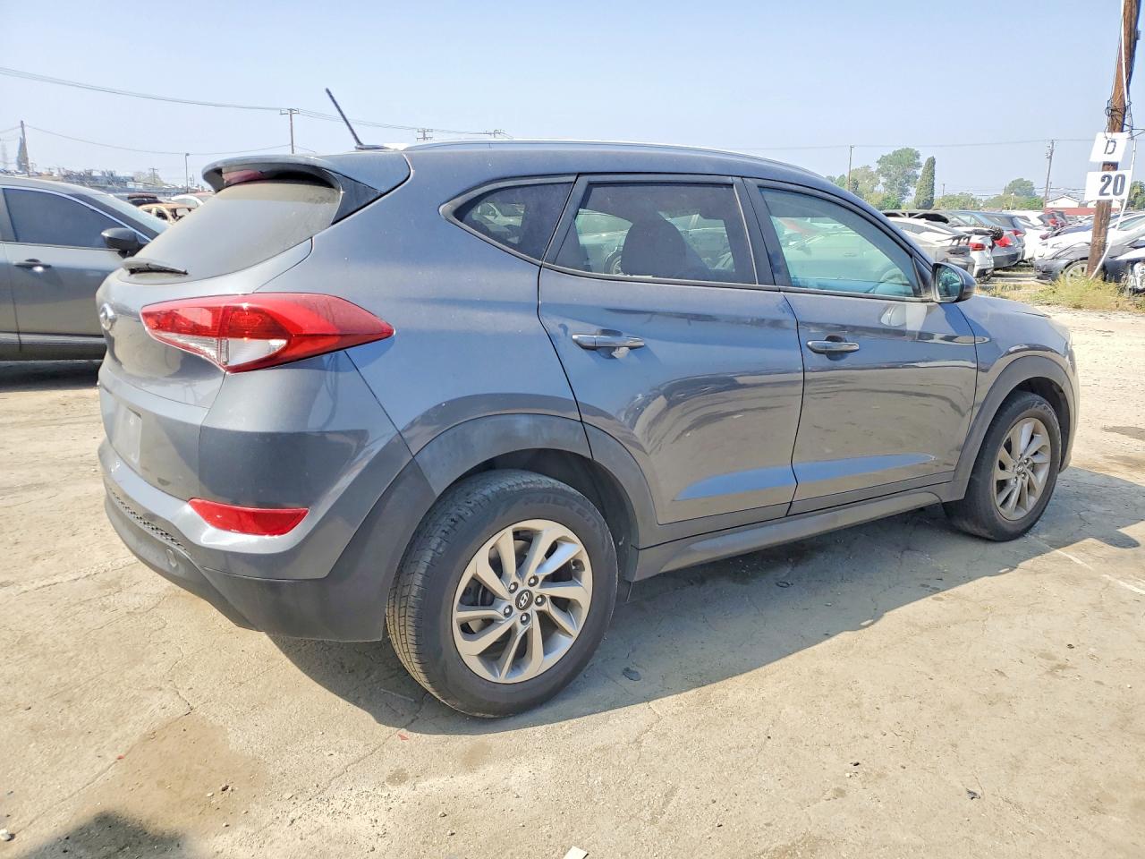 2016 HYUNDAI TUCSON SE photo 5