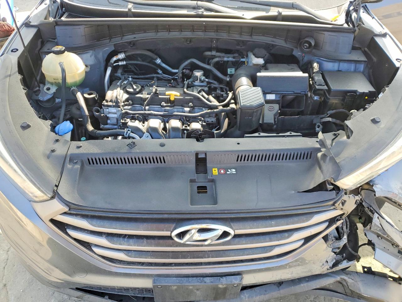 2016 HYUNDAI TUCSON SE photo 23