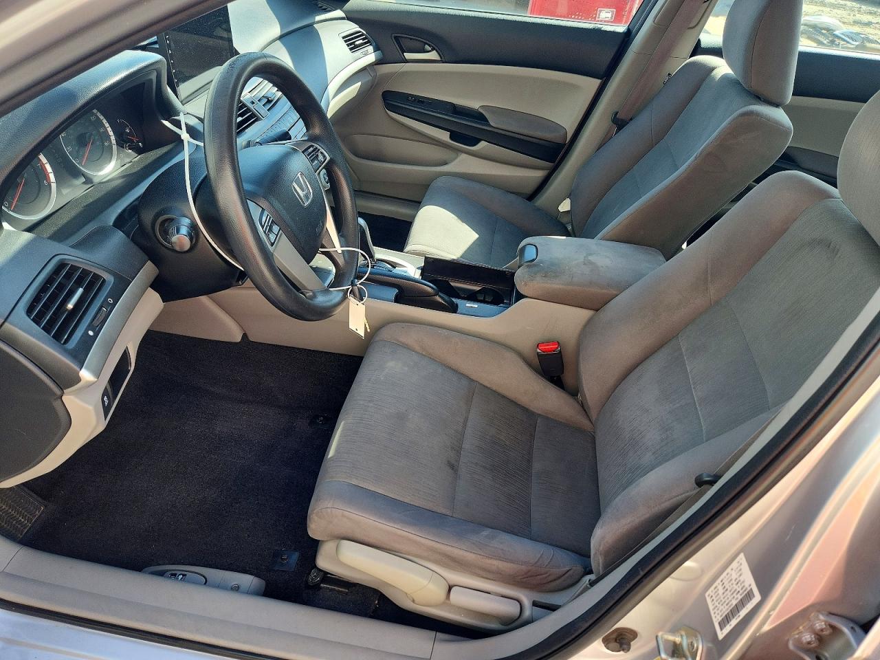 2012 HONDA ACCORD LX photo 13