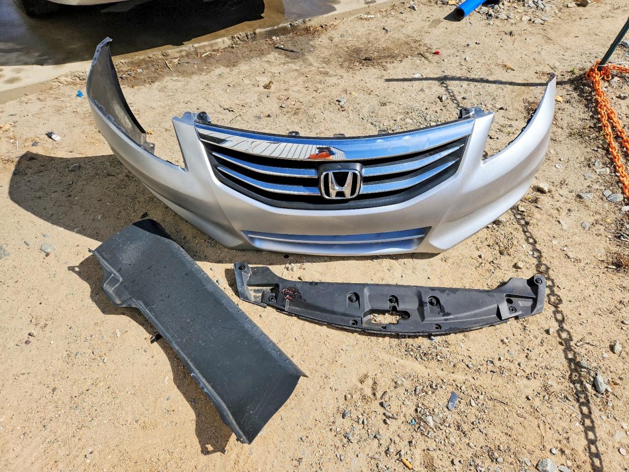 2012 HONDA ACCORD LX photo 23