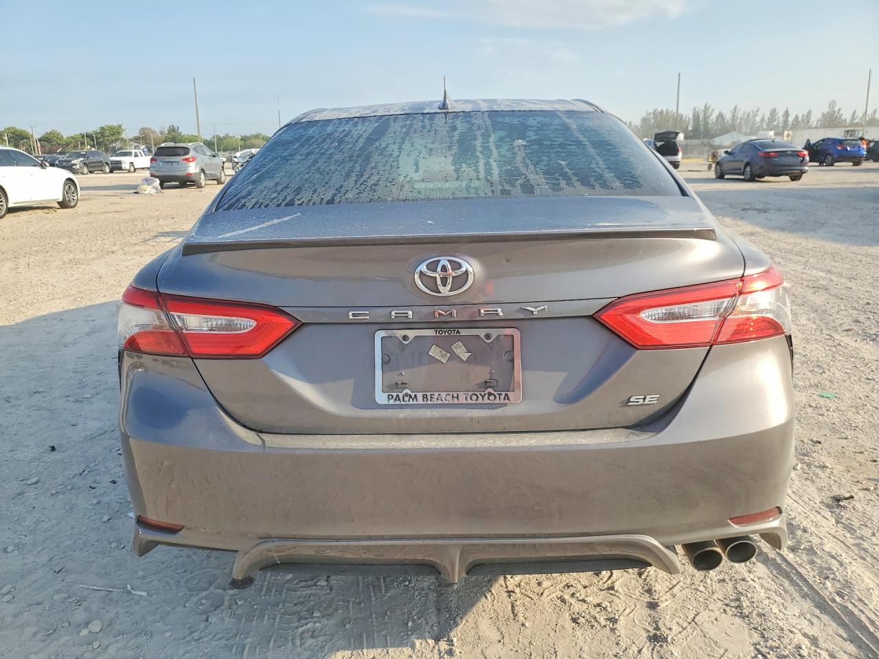 2019 TOYOTA CAMRY SE photo 16