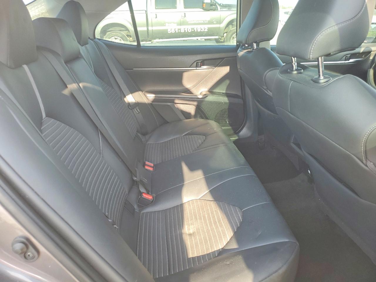 2019 TOYOTA CAMRY SE photo 28