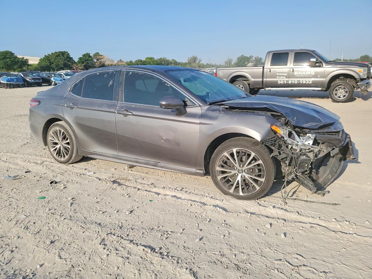 2019 TOYOTA CAMRY SE photo 10