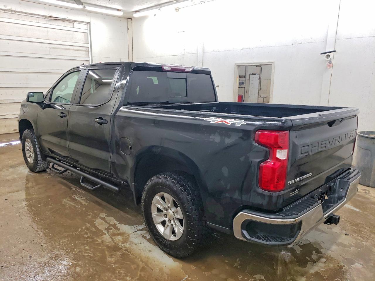 2020 CHEVROLET SILVERADO K1500 LT photo 4