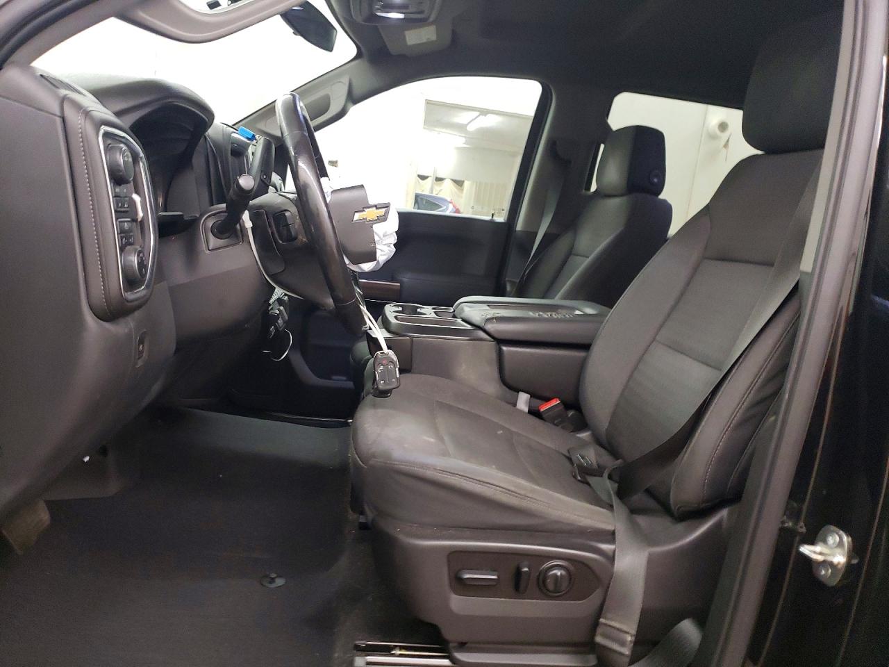 2020 CHEVROLET SILVERADO K1500 LT photo 19