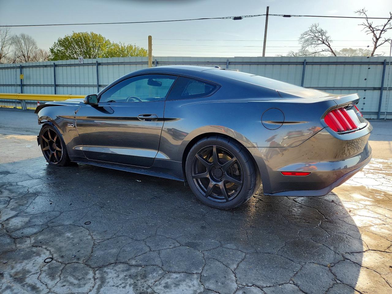 2017 FORD MUSTANG GT photo 4