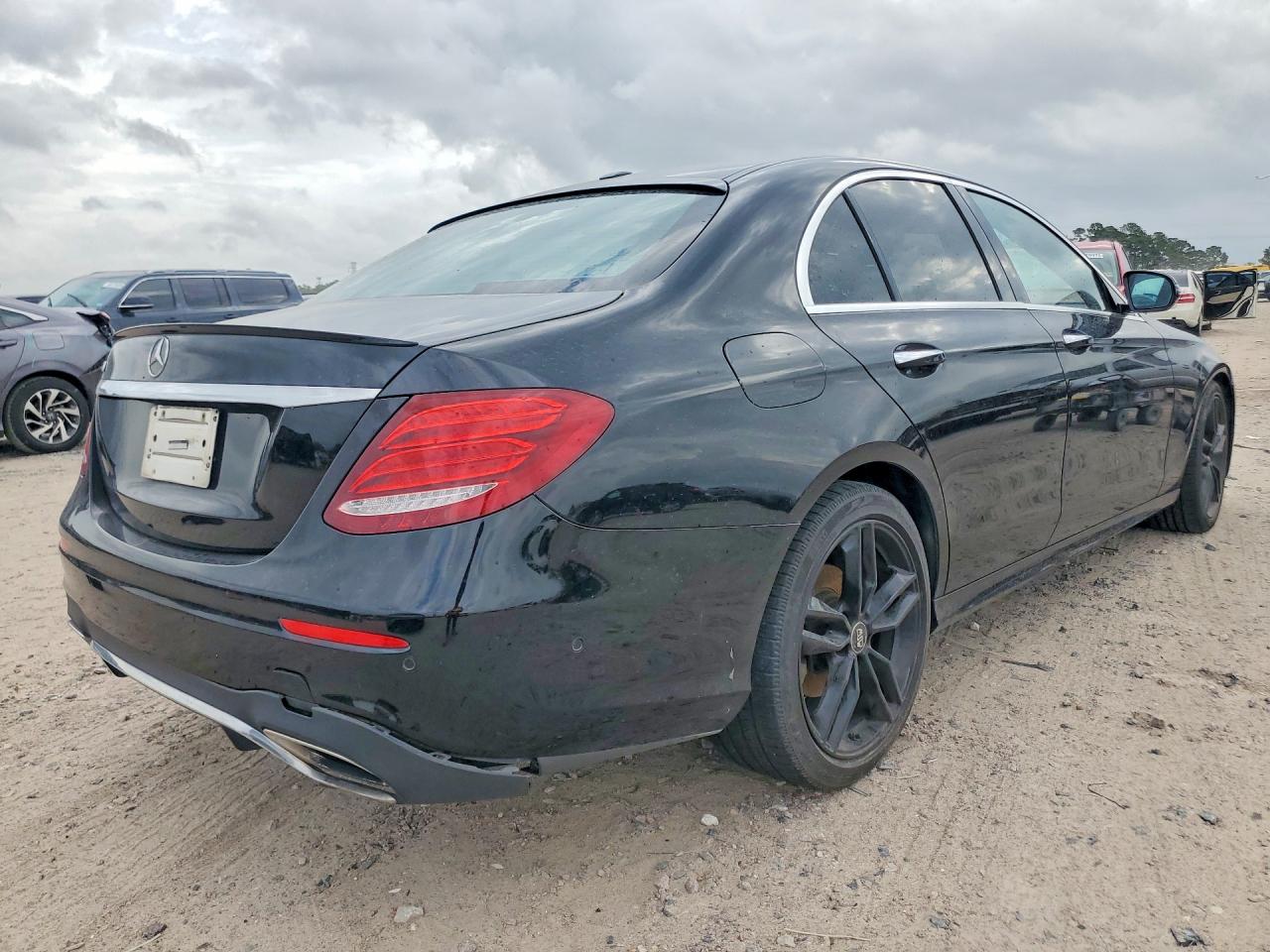 2017 MERCEDES-BENZ E 300 photo 5