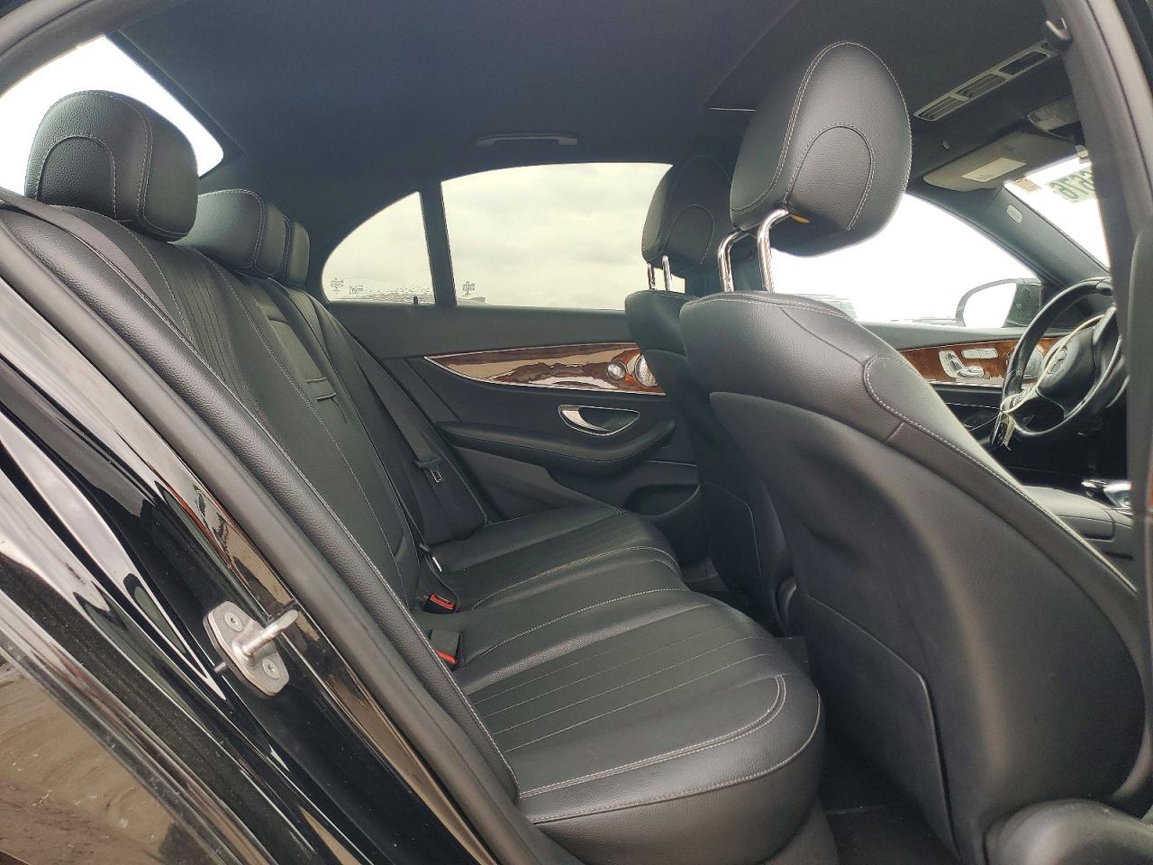 2017 MERCEDES-BENZ E 300 photo 19