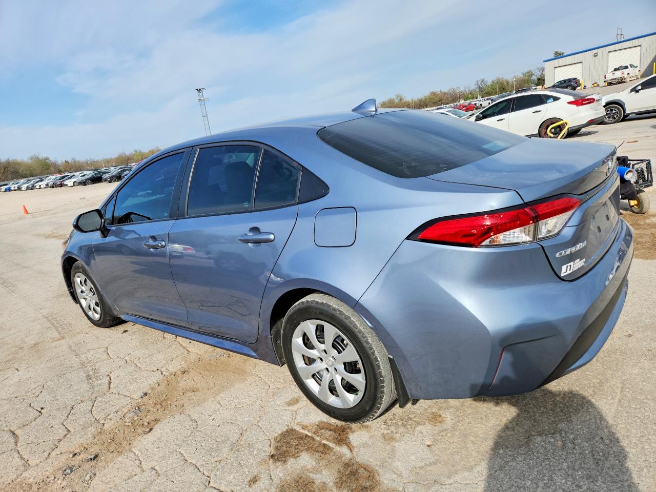 2022 TOYOTA COROLLA LE photo 4
