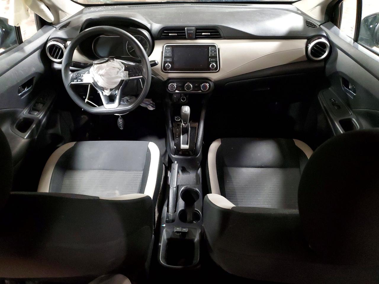 2021 NISSAN VERSA SV photo 22