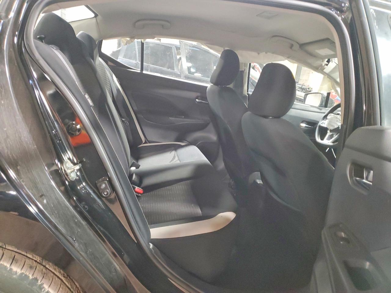 2021 NISSAN VERSA SV photo 28