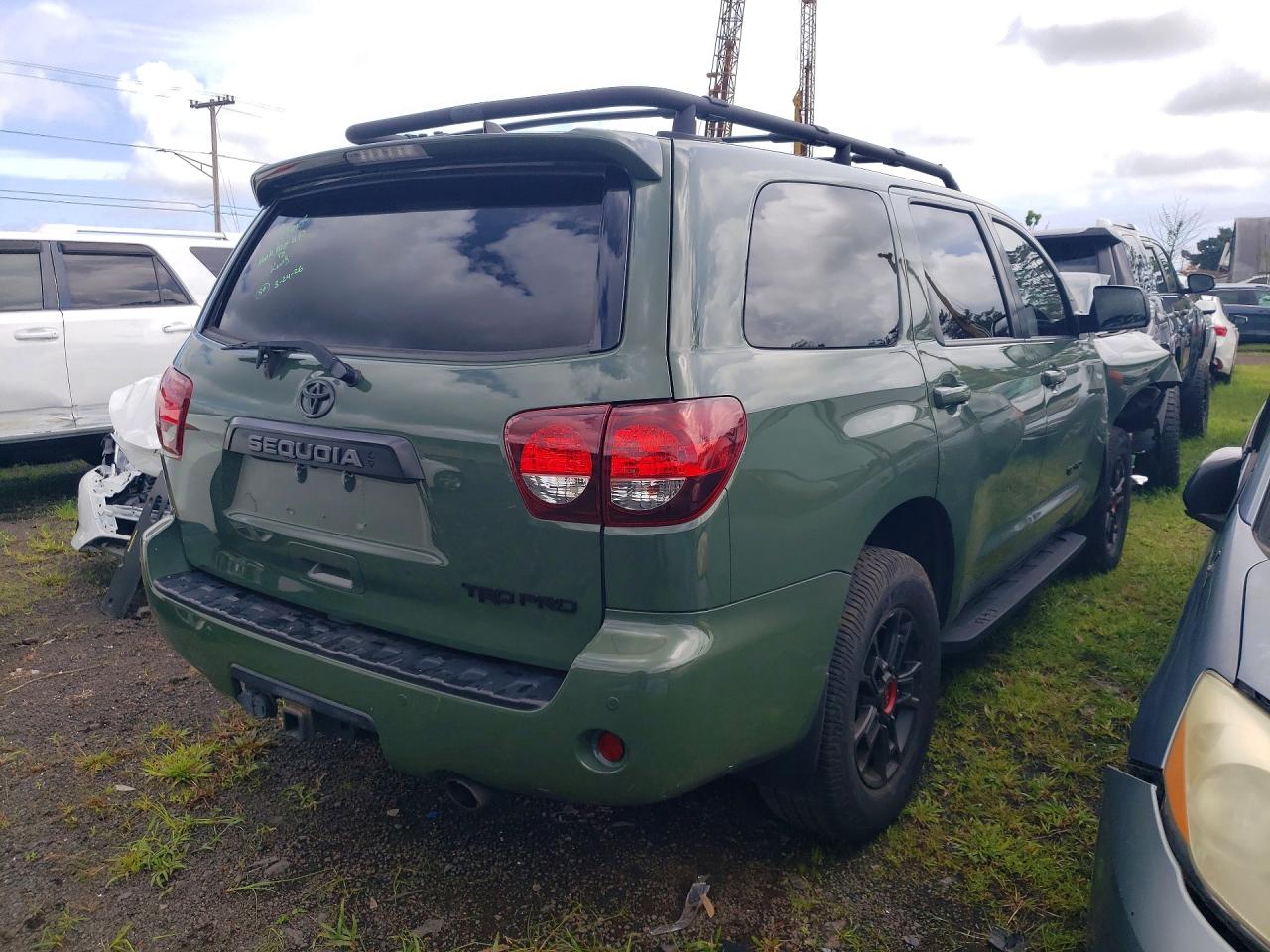 2020 TOYOTA SEQUOIA SR5 photo 3