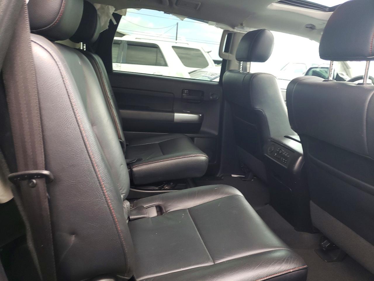 2020 TOYOTA SEQUOIA SR5 photo 11