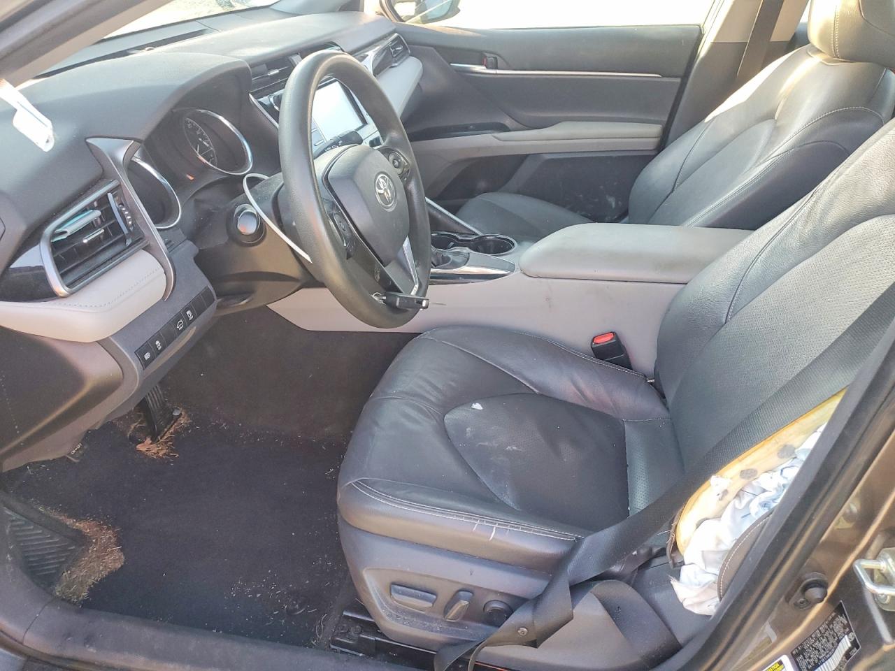 2019 TOYOTA CAMRY LE photo 7