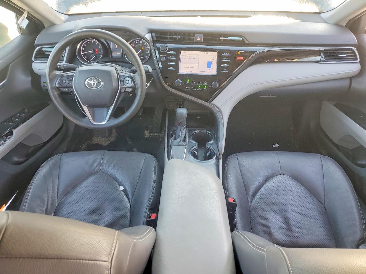 2019 TOYOTA CAMRY LE photo 8