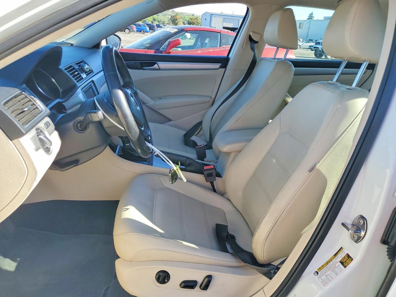 2019 VOLKSWAGEN PASSAT WOLFSBURG photo 13