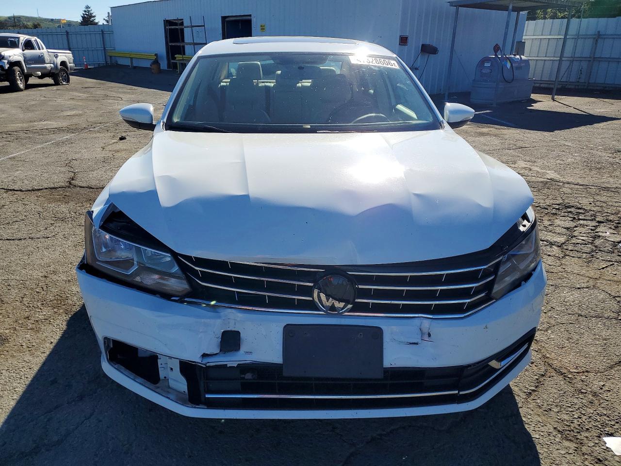 2019 VOLKSWAGEN PASSAT WOLFSBURG photo 9