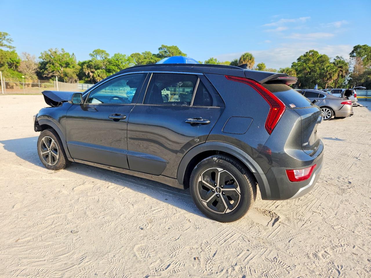 2023 KIA NIRO LX photo 2