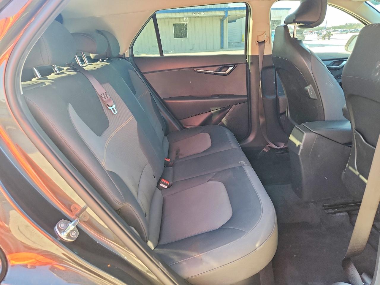 2023 KIA NIRO LX photo 10
