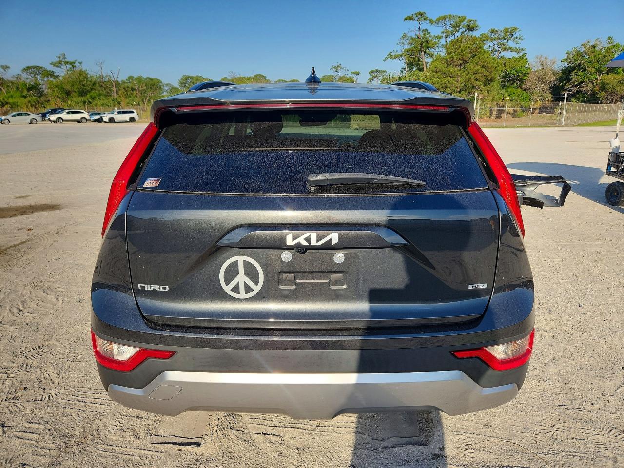2023 KIA NIRO LX photo 6