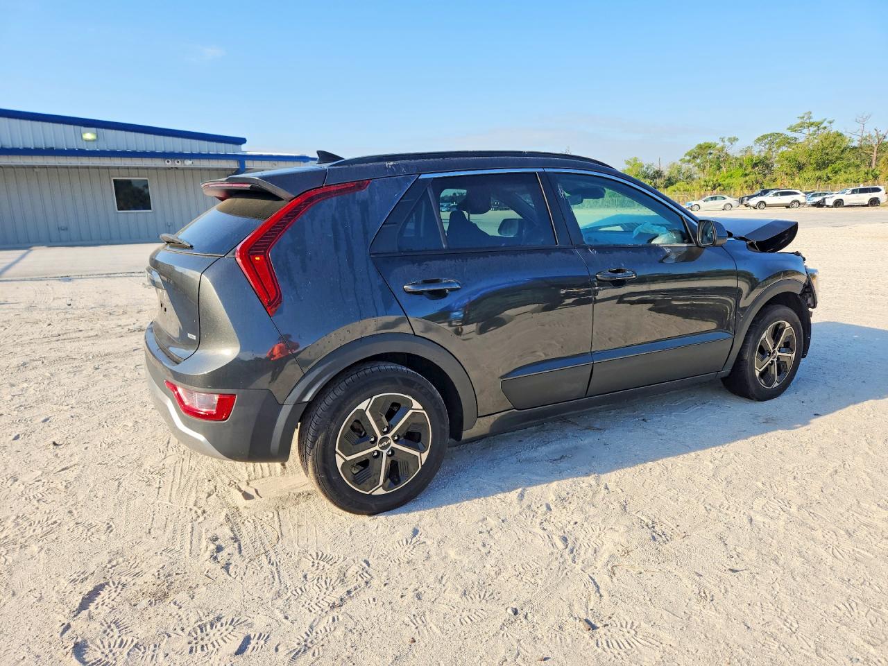 2023 KIA NIRO LX photo 3
