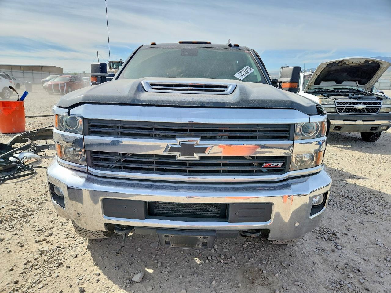 2017 CHEVROLET SILVERADO K2500 HEAVY DUTY LTZ photo 5