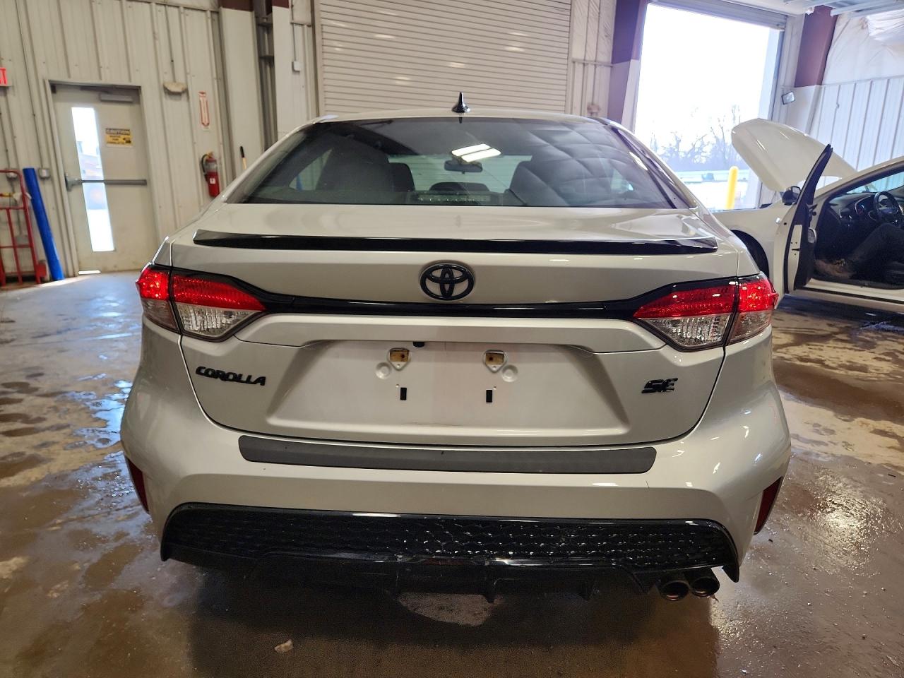 2020 TOYOTA COROLLA SE NIGHTSHADE EDITION photo 6
