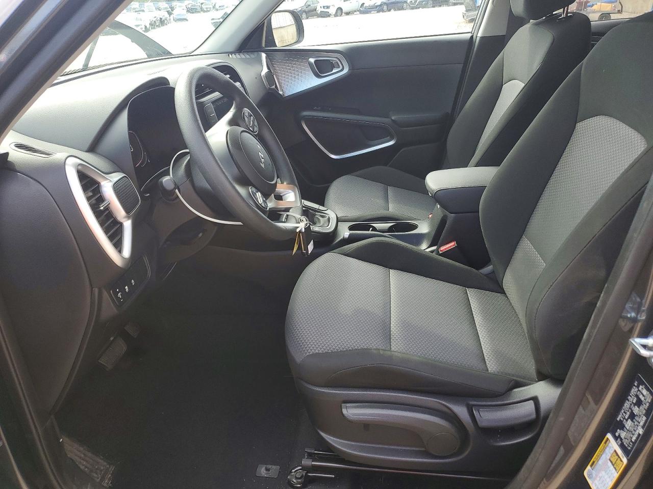 2025 KIA SOUL LX photo 13
