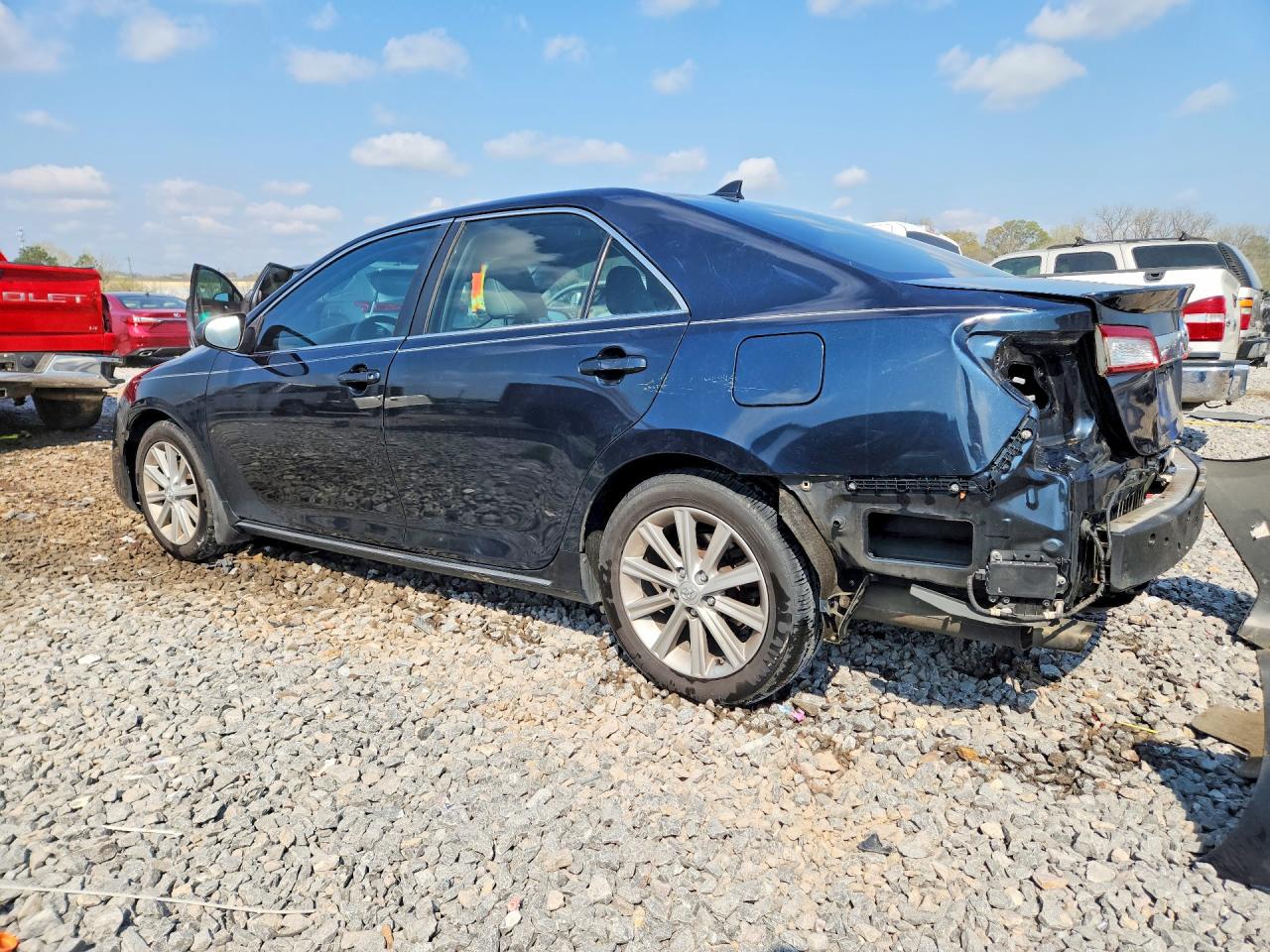 2012 TOYOTA CAMRY XLE V6 photo 3