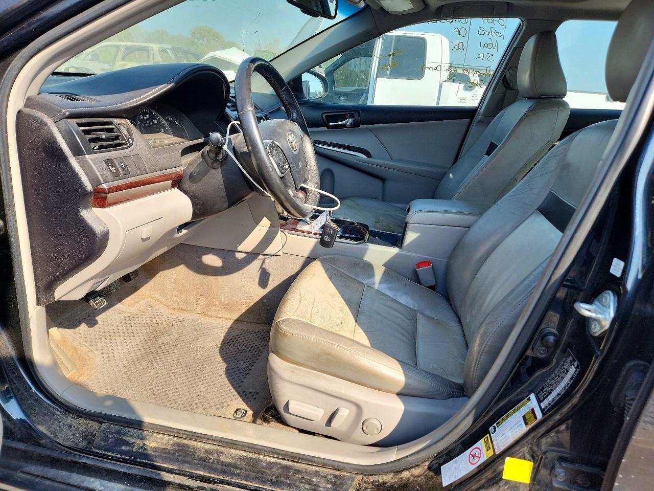 2012 TOYOTA CAMRY XLE V6 photo 13