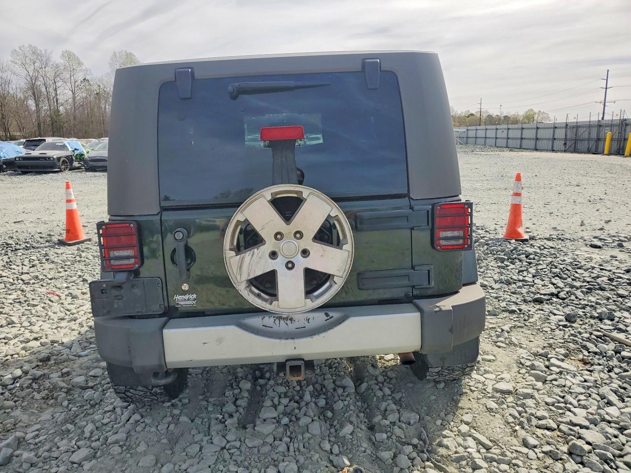 2010 JEEP WRANGLER SAHARA photo 11