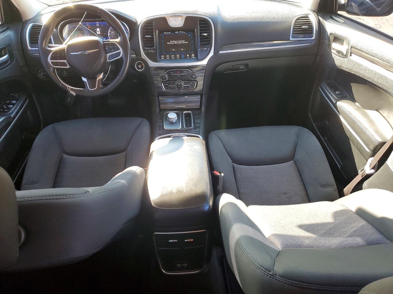 2019 CHRYSLER 300 TOURING photo 22