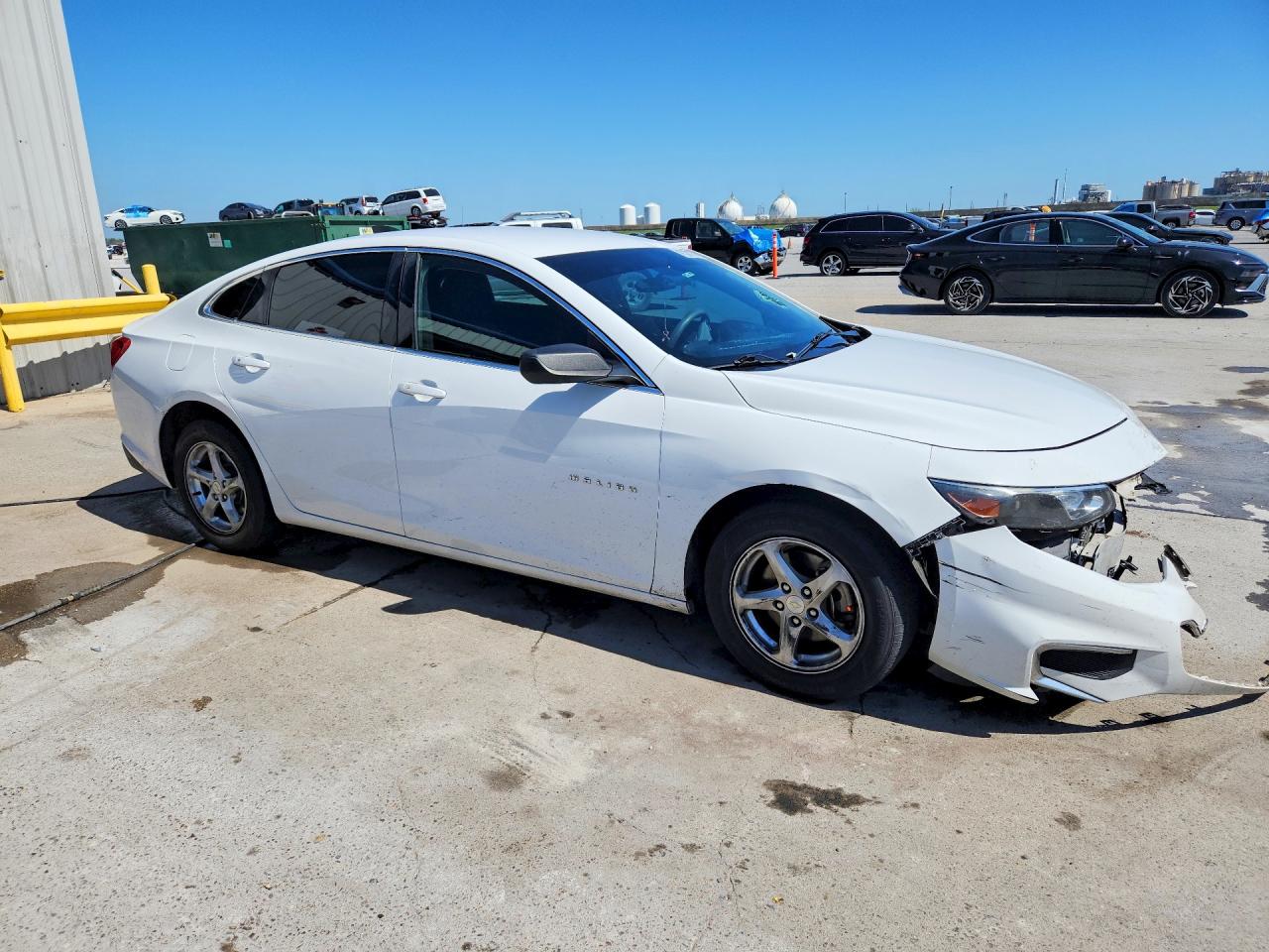 2018 CHEVROLET MALIBU LS photo 4