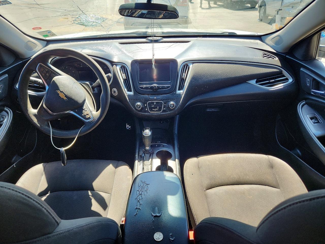 2018 CHEVROLET MALIBU LS photo 8