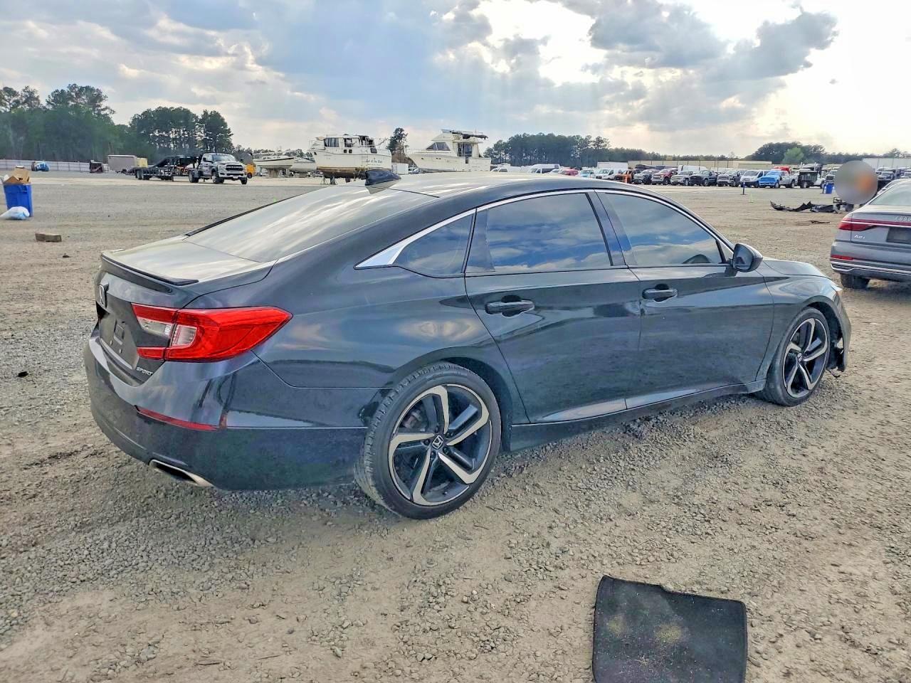 2018 HONDA ACCORD SPORT photo 5