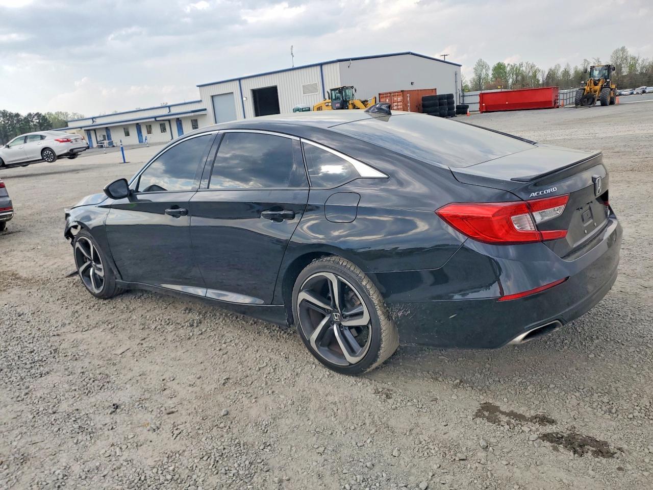 2018 HONDA ACCORD SPORT photo 3