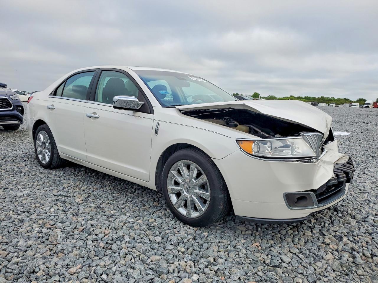 2010 LINCOLN MKZ photo 4