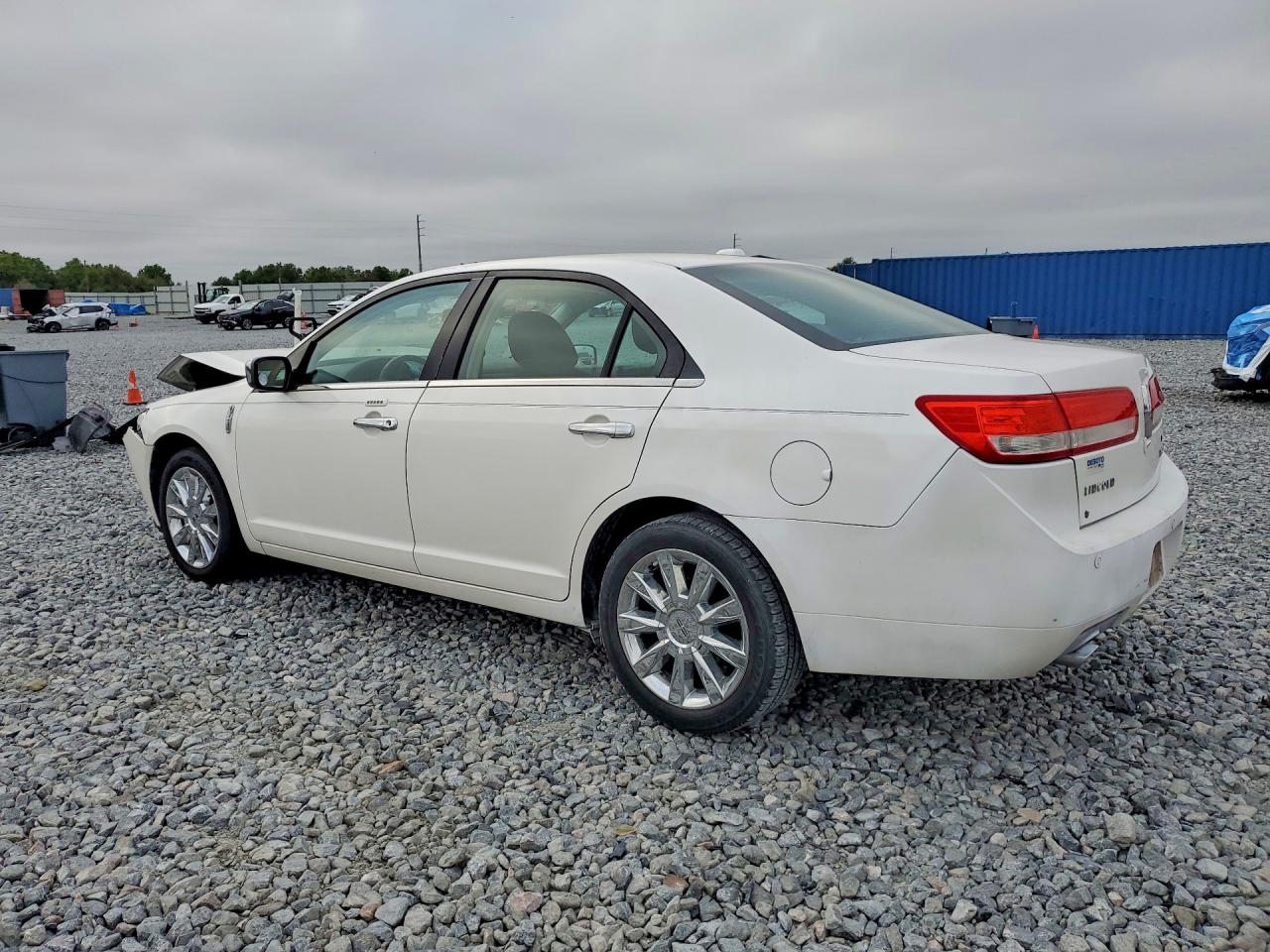 2010 LINCOLN MKZ photo 2