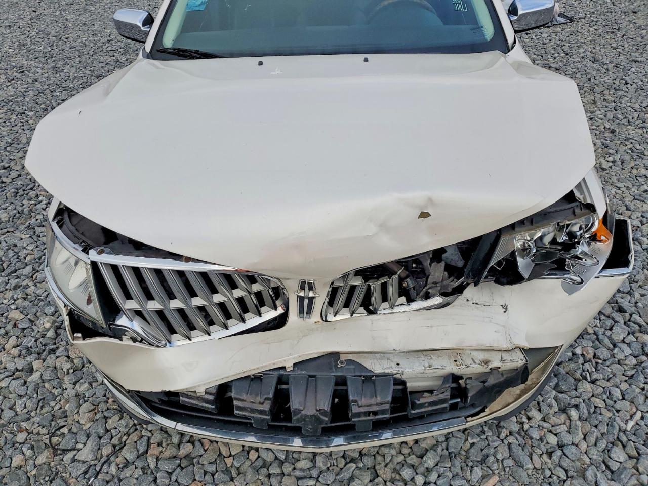 2010 LINCOLN MKZ photo 11