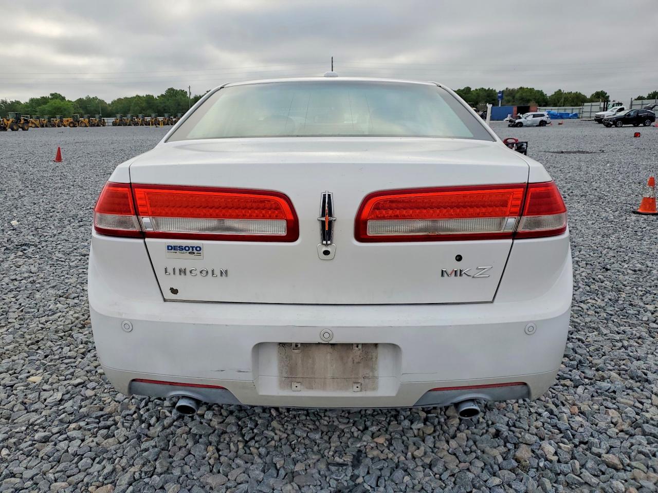 2010 LINCOLN MKZ photo 6
