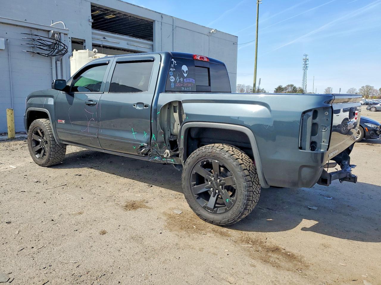 2017 GMC SIERRA K1500 SLT photo 3